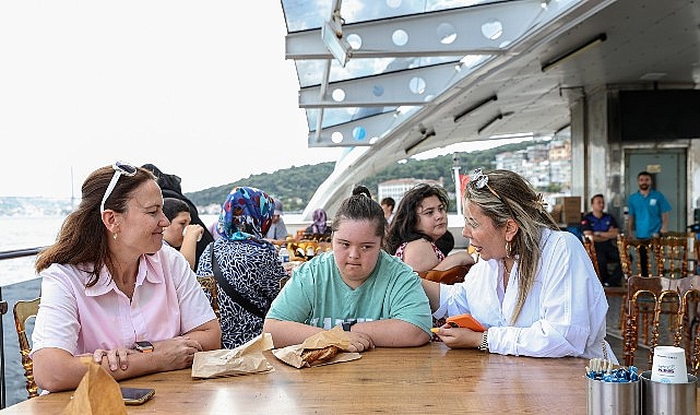 Bayrampaşa Belediyesi’nden engelsiz Boğaz keyfi Bayrampaşa Belediyesi, ilçede yaşayan engelli bireyleri ve ailelerini Boğaz turunda