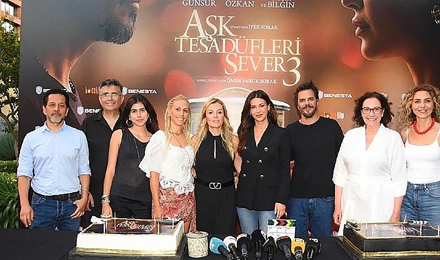 Benesta’nın Ortak Yapımcılığını Üstlendiği “Aşk Tesadüfleri Sever 3″ün Çekimleri Tamamlandı Nadir olanın, özenle yaratılanın ve kolayca tekrarlanamayanın değerine inanan Benesta’nın