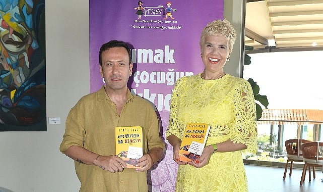 Bodrum’da anlamlı buluşma! Özgür Aras’ın çok konuşulan kitabı yeni baskısını Titanic Luxury Collection Bodrum’da kutladı Ünlü iletişim danışmanı Özgür Aras'ın okurların büyük ilgi gösterdiği, arka