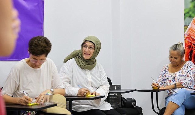 Buca’da kadınlar buluşuyor, dayanışma güçleniyor Buca Belediyesi, kadınların kentten beklentilerini dinlemek ve kadın dayanışmasını güçlendirmek