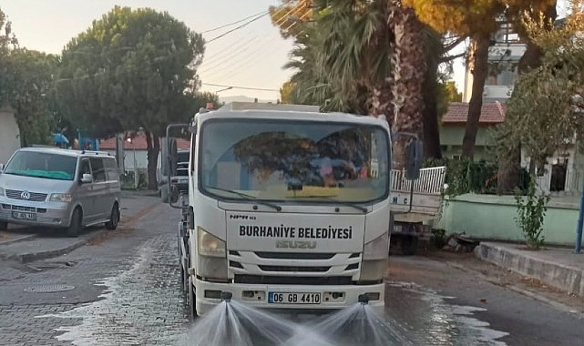 Burhaniye’de Temizlik Seferberliği Burhaniye Belediyesi Temizlik İşleri Müdürlüğü ekipleri, ilçe genelinde sürdürdüğü çalışmalarla
