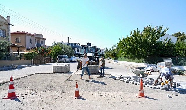Burhaniye’de Ulaşım Ağı Güçleniyor Burhaniye Belediyesi Fen İşleri Müdürlüğü ekipleri, ilçe genelinde ulaşımı daha