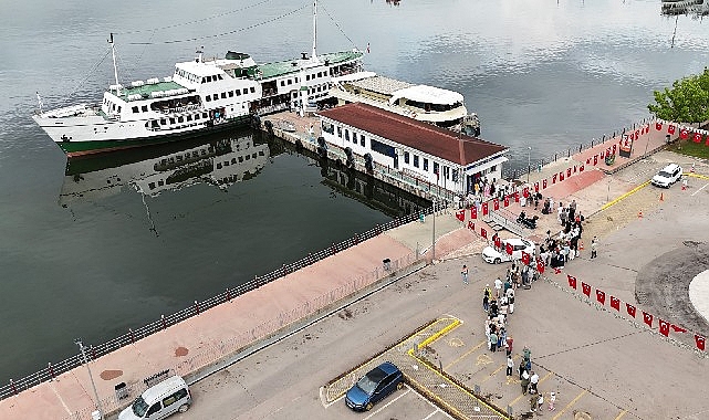 Büyükada seferleri yazın gözdesi oldu Kocaeli Büyükşehir Belediyesi’nin yaz sezonu boyunca düzenlediği “Büyükada’ya Yolculuk” seferleri