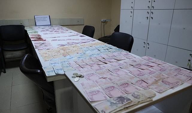 Antalya Büyükşehir Belediyesi Zabıta ekipleri, kent genelinde sürdürdüğü rutin denetimler