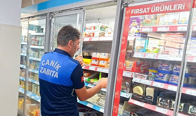 Canik Zabıtasından Sıkı Denetim Canik Belediyesi Zabıta Müdürlüğü ekipleri, marketlere yönelik denetimlerini aralıksız bir