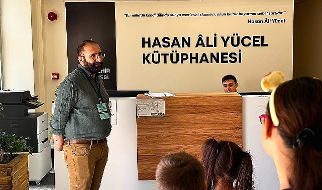 Çocuklar, Hasan Âli Yücel Kütüphanesi’nde gökyüzüne yolculuk yaptı İzmir Büyükşehir Belediyesi Hasan Âli Yücel Kütüphanesi’nde düzenlenen “Yaz Dönemi
