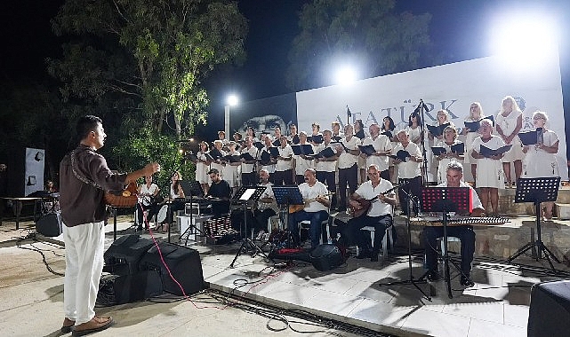 Didim Belediyesi Halk Müziği Korosu konserine yoğun ilgi Didim Belediyesi Türk Halk Müziği Korosu tarafından düzenlenen “Yüreğimizdeki Ezgiler”