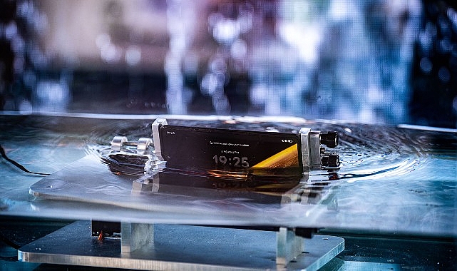 Dünyanın en ince ve en güçlü katlanabilir amiral gemisi HONOR Magic V6 Türkiye’de HONOR, katlanabilir telefon ailesinin en yeni üyesi HONOR Magic V6’yı