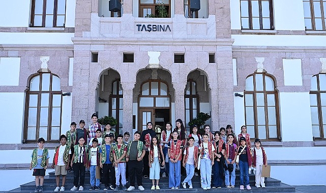 Genç KOMEK Yaz Okulu Öğrencileri “Şehrin Kalbinde Yolculuk” Yaptı Konya Büyükşehir Belediyesi Genç KOMEK Yaz Okulu kapsamında hayata geçirilen