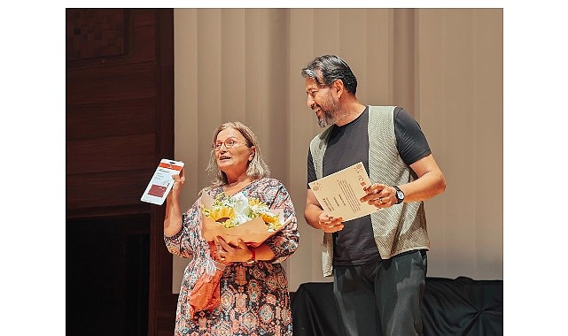 Gençlerin ortak hikâyesi sahneye taşındı Farklı ülkelerden gençleri İzmir’de buluşturan EDERED 2026, yaratıcı drama ve