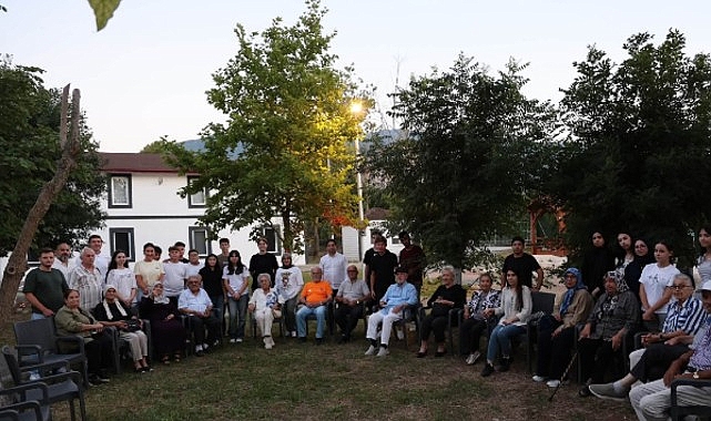 Gençlik Kampında Kuşaklar Buluştu Kartepe Belediyesi’nin “Hep Genç Kartepe” etkinlikleri kapsamında devam eden Gençlik