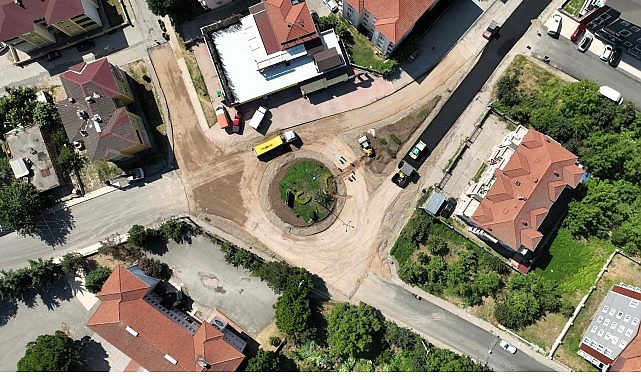 Kocaeli Büyükşehir Belediyesi, Gölcük Çiftlik Mahallesi’nde sürdürdüğü kapsamlı üstyapı yenileme
