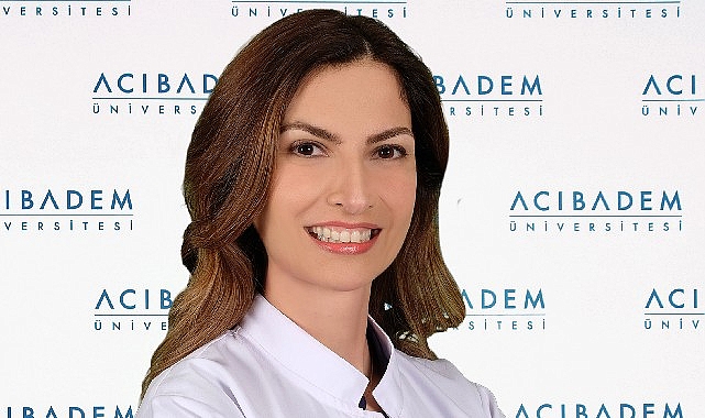 Göz Cerrahisinde Yeni Dönem: Robotik Teknoloji, Akıllı Lensler ve Kişiye Özel Lazer Tedavileri Göz cerrahisinde son yıllarda yaşanan teknolojik gelişmeler, hem tedavi başarısını