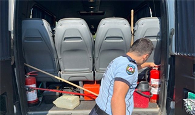 İzmir Büyükşehir Belediyesi, işçi servislerine yönelik denetimlerini sürdürüyor. Çalışanların güvenli