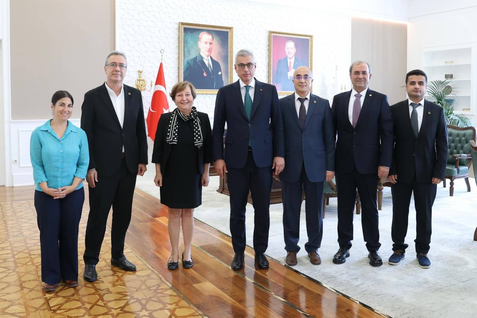 Hekimler Talep ve Sorunlarını Bakan Memişoğlu’na Sundu Hekimler Talep ve Sorunlarını Bakan Memişoğlu'na Sundu