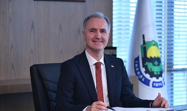 İnegöl Belediyesi’nden Mevlid Kandilinde Helva İkramı İnegöl Belediyesi, Mevlid Kandili dolayısıyla bu akşam yatsı namazı çıkışında