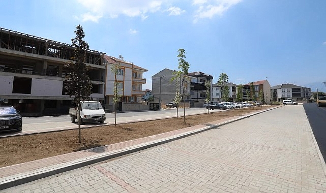 İnegöl Belediyesi, Yeni Mahallede devam eden üst yapı çalışmaları kapsamında