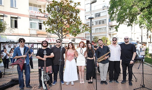 Kadıköy Belediyesi Gençlik Sanat Merkezi öğrencileri, yaz boyunca Kadıköy’ün farklı