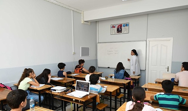 KARBEM’den LGS’de yüzde 95,7 başarı Karabağlar Belediyesi Sosyal Etkinlik Merkezi (KARBEM), Liselere Geçiş Sistemi (LGS)