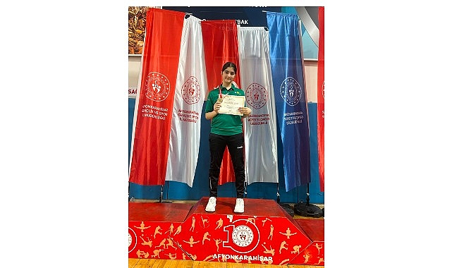Kartepe Belediyesporlu Sorculardan Karatede Başarı Kartepe Belediyespor Kulübü sporcuları, karate branşında elde ettikleri başarılarla Kartepe’nin