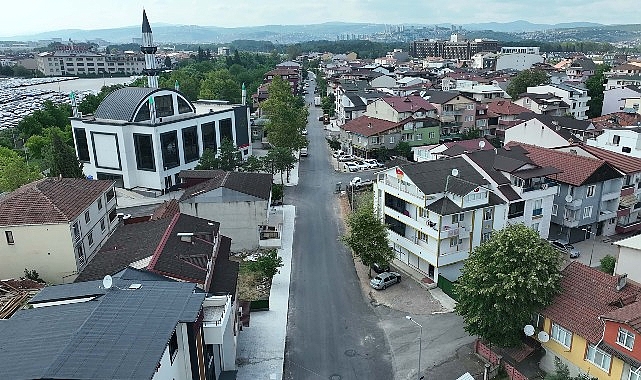 Kocaeli Büyükşehir Belediyesi, Kartepe’de İSU’nun altyapı çalışmalarını tamamladığı bölgelerde bozulan