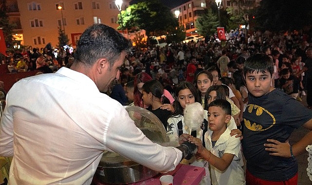 Keçiören’de Müzik ve Eğlence Dolu Akşam Keçiören Belediyesi tarafından düzenlenen Park Konserleri, Atapark Mahallesi Aşık Veysel