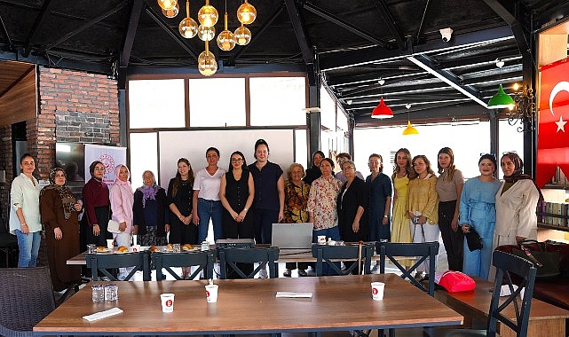 Keçiören’de ‘Yaşam Boyu Değişen Rollere Uyum’ semineri düzenlendi Aile ve Sosyal Hizmetler Bakanlığı ile Keçiören Belediyesi iş birliğinde,