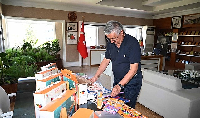 Kemer’de 6 bin 500 öğrenciye ücretsiz kırtasiye desteği Kemer Belediye Başkanı Necati Topaloğlu’nun “Eğitim varsa gelecek var” sloganıyla