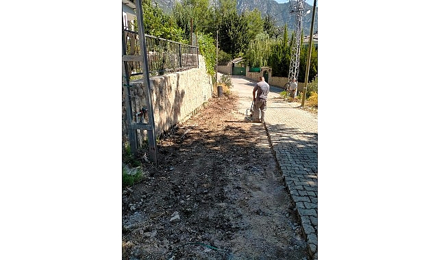 Kemer’de altyapı çalışmaları Kemer Belediyesi Fen İşleri Müdürlüğü ekipleri, Kemer genelinde altyapı çalışmalarını