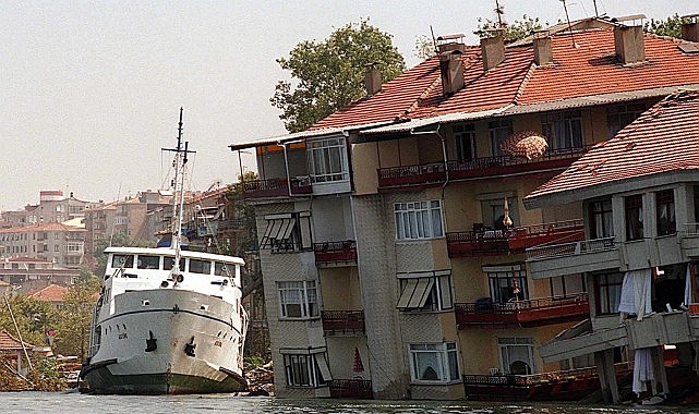 Kocaeli, depreme karşı bilimi rehber alıyor 17 Ağustos 1999 Marmara Depremi’nin ardından afetlere karşı hazırlıklarını bilimsel