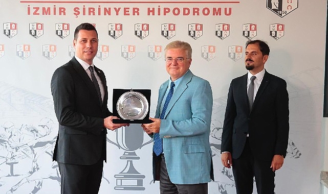 Konak Belediye Başkanlığı Koşusu’nu Treasure Island kazandı Konak Belediye Başkanlığı Koşusu, İzmir Şirinyer Hipodromu’nda heyecan dolu anlar