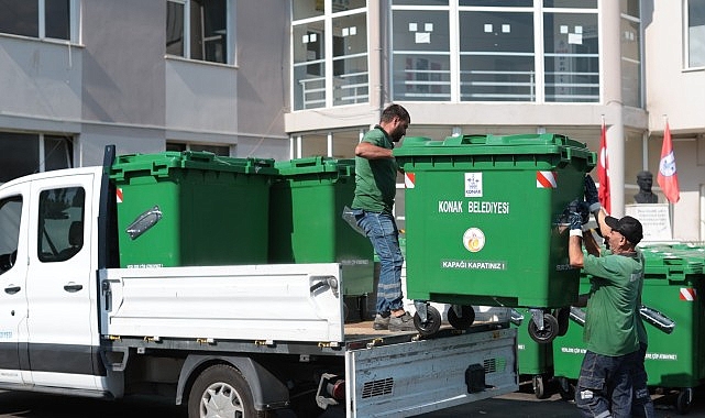 Konak Belediyesi, görüntü kirliliğine sebep olan eski ve yıpranmış çöp