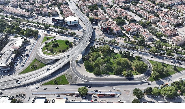 Konya Büyükşehir, Uluyayla ve Altıyol Üst Geçitlerinin Asfaltını Yeniledi Konya Büyükşehir Belediye Başkanı Uğur İbrahim Altay, Selçuklu Uluyayla Üst