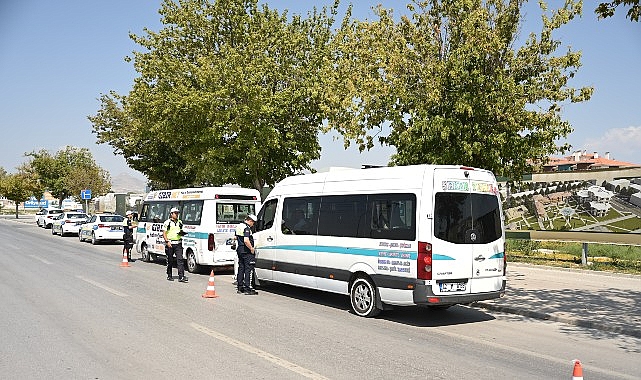 Konya Büyükşehir Zabıtası Toplu Taşıma Denetimlerini Sürdürüyor Konya Büyükşehir Belediyesi Zabıta Dairesi ekipleri, İl Emniyet Müdürlüğü ile