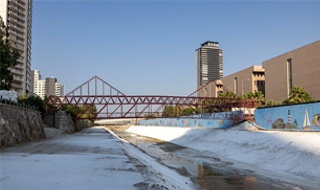 İzmir Büyükşehir Belediyesi İZSU ekipleri, Körfez’e ulaşan kirliliği azaltmak için