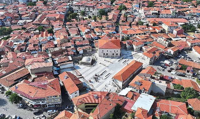 Manisa Büyükşehir Belediye Başkanı Besim Dutlulu, Kula Eski Pazar Yeri’ni
