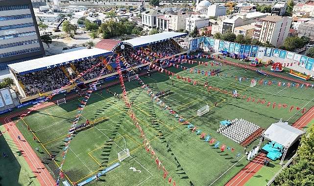 Mahallenin Yıldızları-3 ve Yaz Okulu’na görkemli kapanış Bağcılar Belediyesi’nin hayata geçirdiği ‘Mahallenin Yıldızları-3’ etkinliği ile TÜGVA Bağcılar