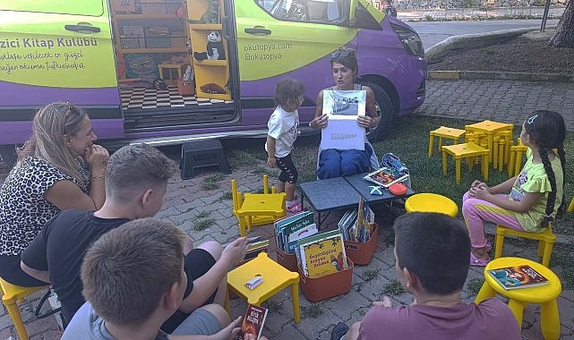 Maltepeli çocuklar okuma etkinliğinde buluşuyor Maltepeli çocuklar, yaz tatilinde de okuma alışkanlıklarını devam ettirerek ekrandan