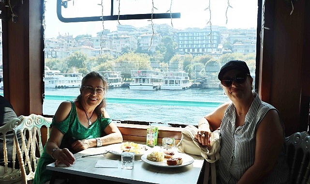 Maltepeli kadınlar Boğaz turunda bir araya geldi Maltepeli kadınlar İstanbul’un eşsiz Boğaz manzarası eşliğinde eğlence, sanat ve