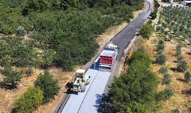 Manisa Büyükşehir Belediyesi, ulaşım konforunu artırmak amacıyla yol bakım ve