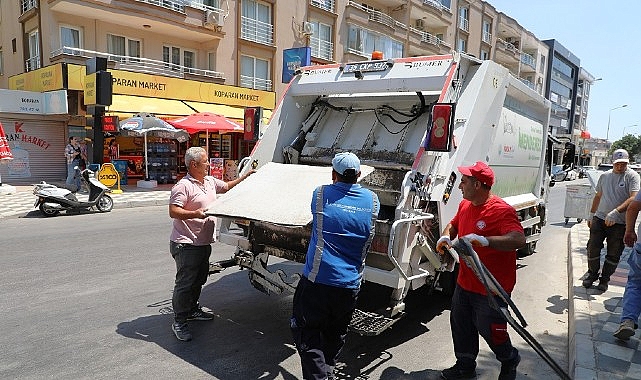 Menderes’te Yeni Temizlik Seferberliği Menderes Belediyesi, yeni temizlik seferberliği başlatarak caddeleri köşe bucak temizliyor.