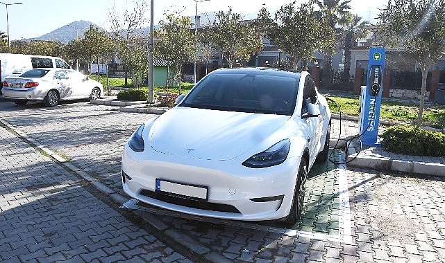Narlıdere Belediyesi’nin Aralık 2024’ten bu yana hizmete sunduğu elektrikli araç