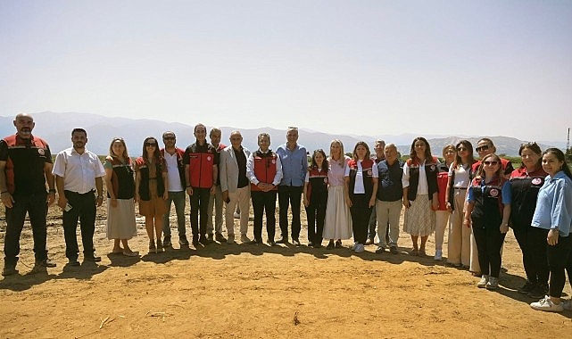 Ödemiş’te Üreticilere Kışlık Sebze Fidesi Desteği Tarım Arazilerinin Kullanımının Etkinleştirilmesi (TAKE) Projesi kapsamında, İzmir’in Ödemiş ilçesinde