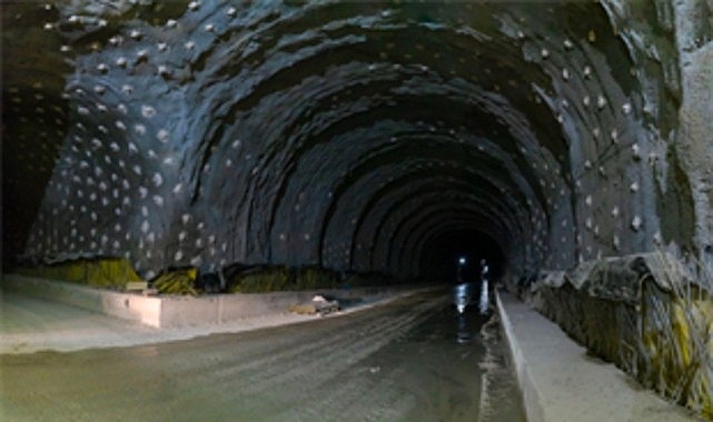 Onat Tüneli İzmir trafiğine nefes aldıracak İzmir Büyükşehir Belediyesi’nin yapımını sürdürdüğü Buca Onat Tüneli tamamlandığında, Buca