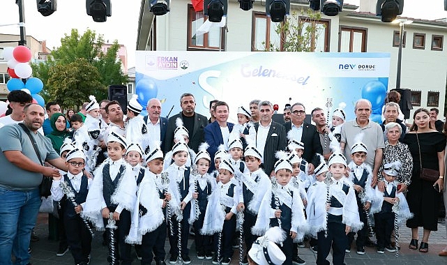 Osmangazi Belediyesi tarafından düzenlenen sünnet şöleninde, 40 mahalleden 200 çocuk