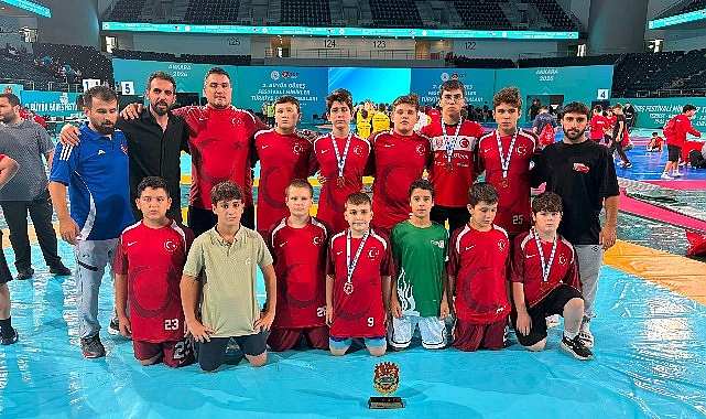 Osmangazi’nin Şampiyon Güreşçileri Başarıdan Başarıya Koşuyor Ulusal ve uluslararası organizasyonlarda kazandıkları madalya ve kupalarla büyük başarıya