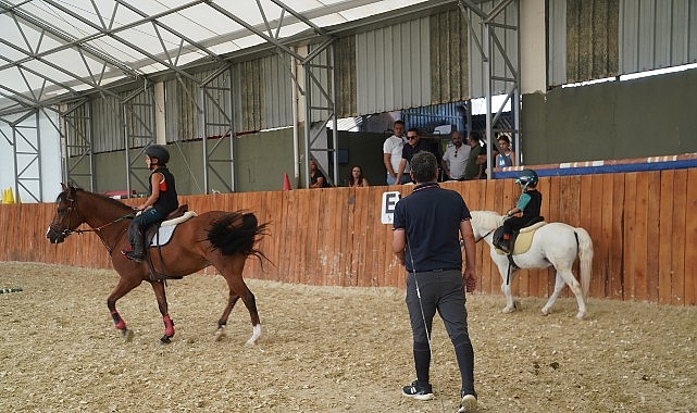 Seferihisar’dan milli takıma: Pony biniciliğinin yeni merkezi Turgut köyünde kuruldu Seferihisar’ın Turgut Köyü, binicilik sporunda yeni bir merkeze dönüşüyor. 14
