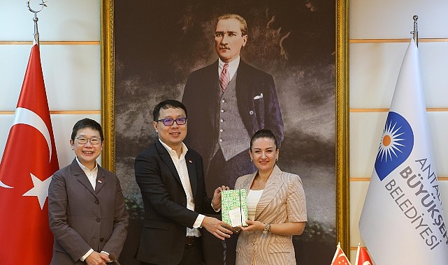 Antalya Büyükşehir Belediye Başkan Vekili Büşra Özdemir, Singapur Cumhuriyeti’nin Türkiye