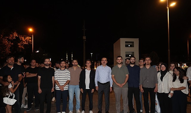 Taş Bina’da “Konya Bisiklet Festivali” Temalı Video Mapping ve Drone Gösterisi Yapıldı Konya Büyükşehir Belediye Başkanı Uğur İbrahim Altay, dün akşam Taş
