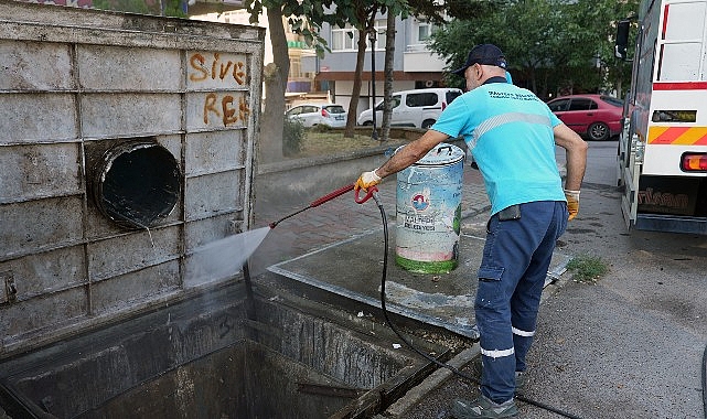 Maltepe Belediyesi, ilçe genelinde sürdürdüğü temizlik ve çevre düzenleme çalışmalarını